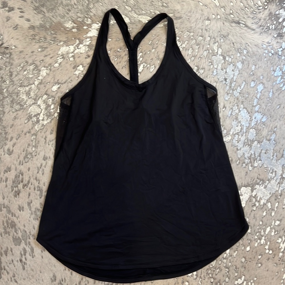 Lululemon tank - luon lightweight super sweat wicking material